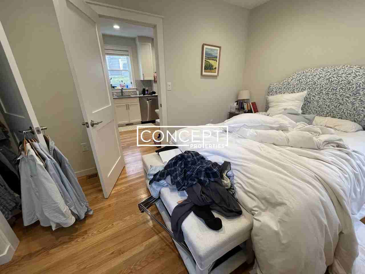 568 Green St #1 - Photo 5 of 8