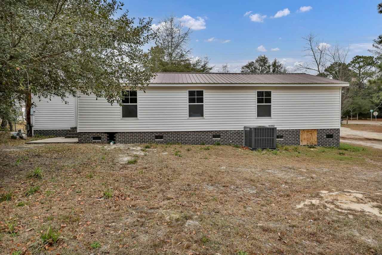 152 Robin Rd - Photo 2 of 26