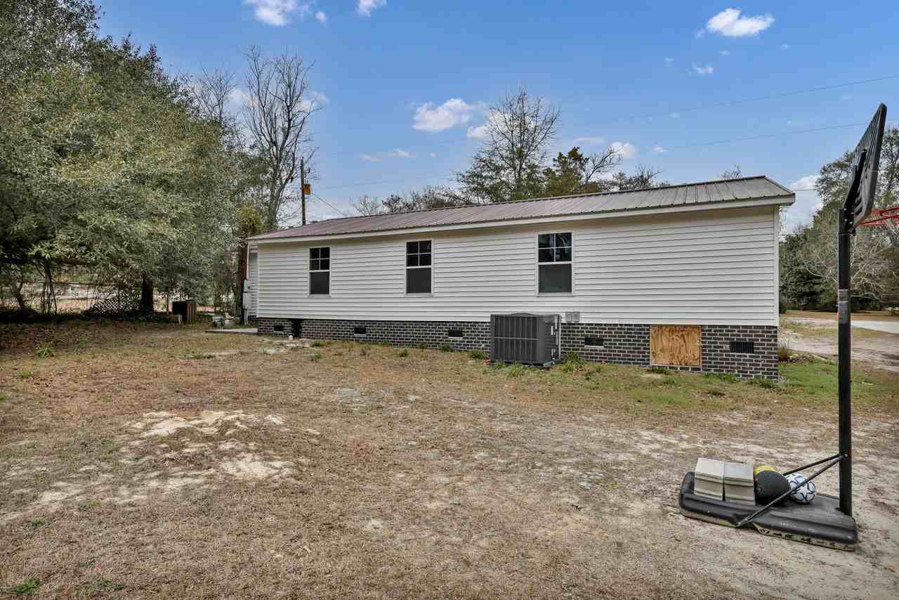152 Robin Rd - Photo 3 of 26