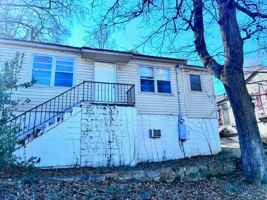 featured image of 70 Lakeside Dr