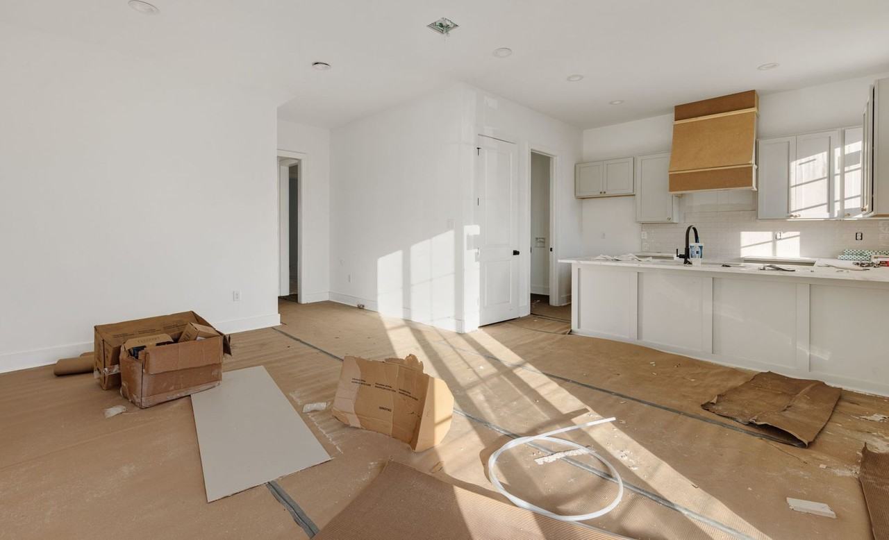 905 Broyles St - Photo 2 of 25