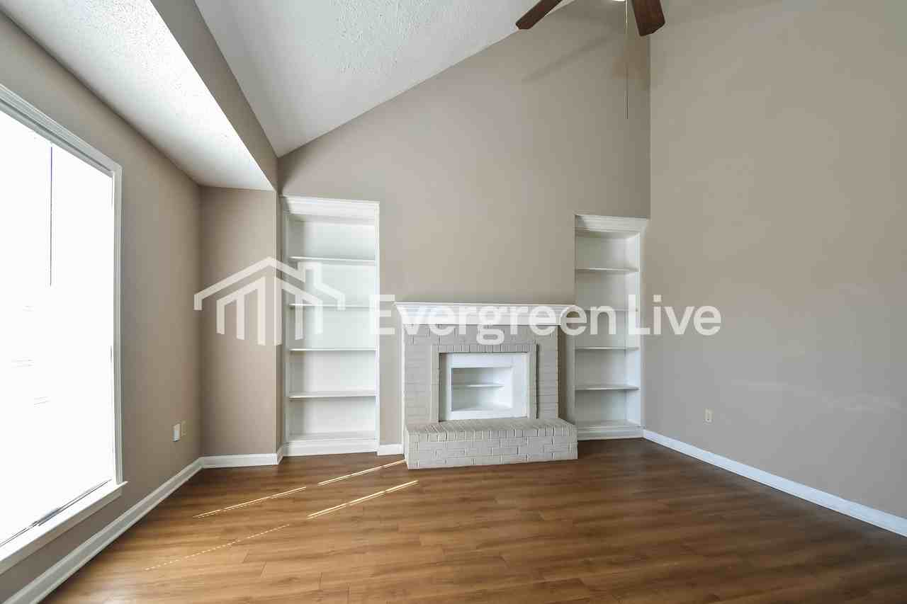 6894 Snyder Rd - Photo 3 of 15
