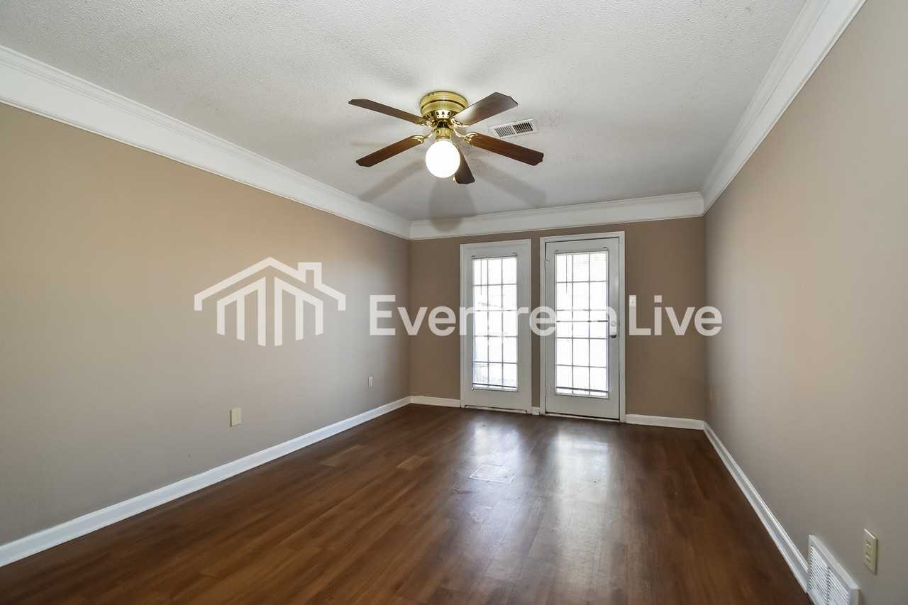 6894 Snyder Rd - Photo 7 of 15