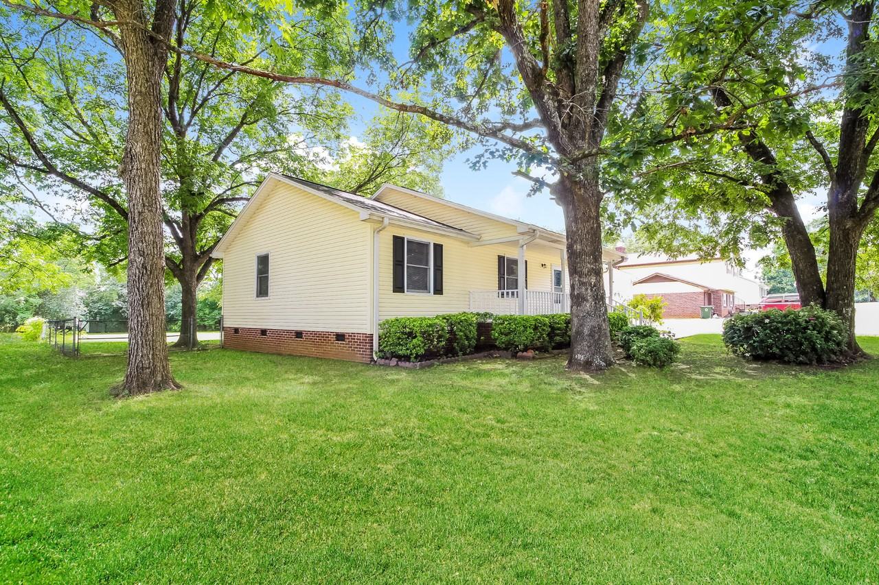 54 Seminole Dr - Photo 2 of 15