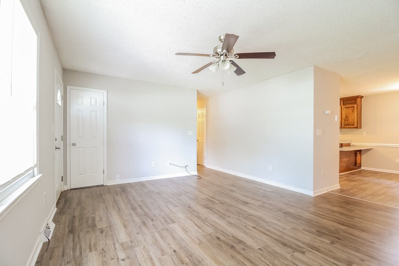 54 Seminole Dr - Photo 3 of 15