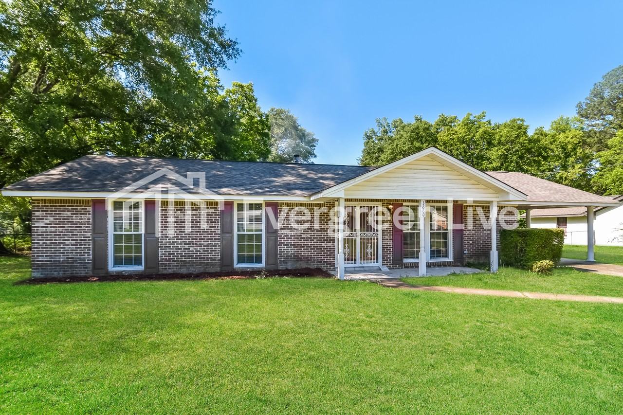 3660 Robert E Lee Dr - Photo 2 of 15