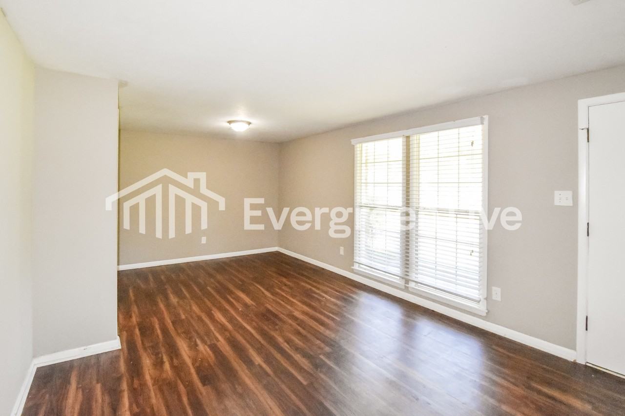 3660 Robert E Lee Dr - Photo 6 of 15