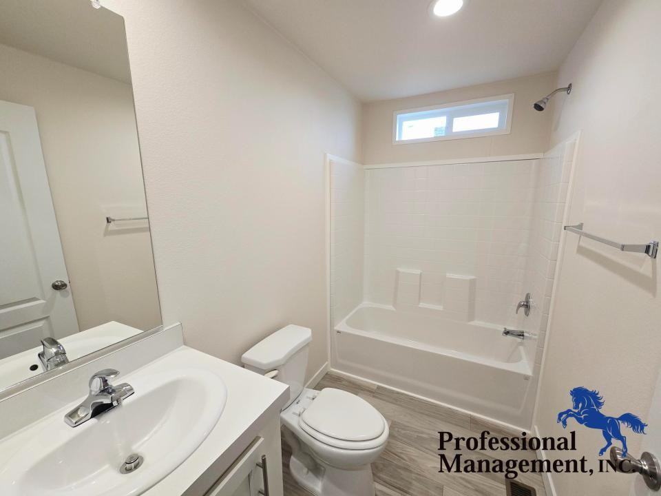 922 Yellowstone River Rd #E5 - Photo 6 of 9