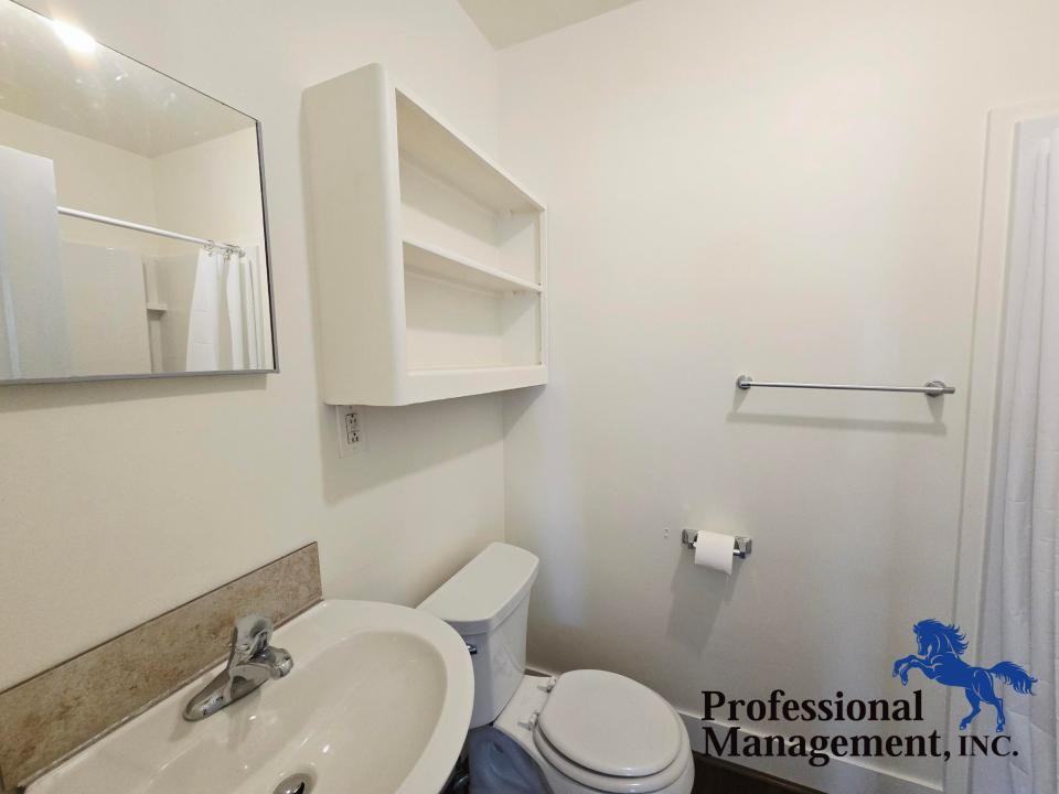 303 S 31st St #2 - Photo 5 of 5