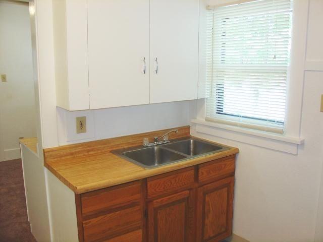 305 S 28th St #1 - Photo 3 of 5