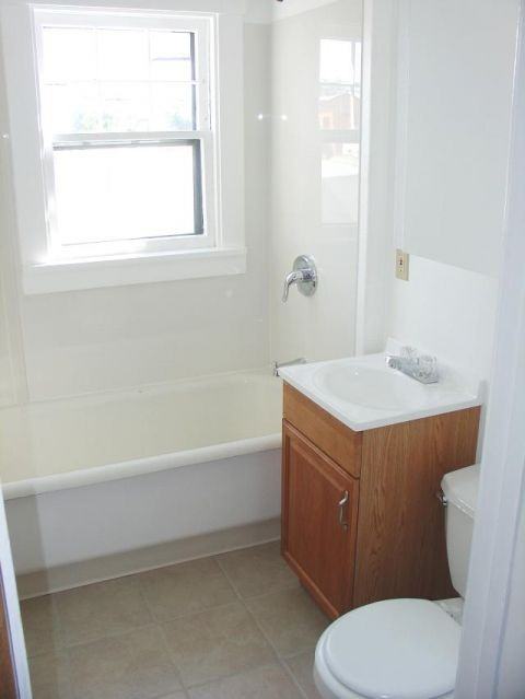 305 S 28th St #1 - Photo 4 of 5