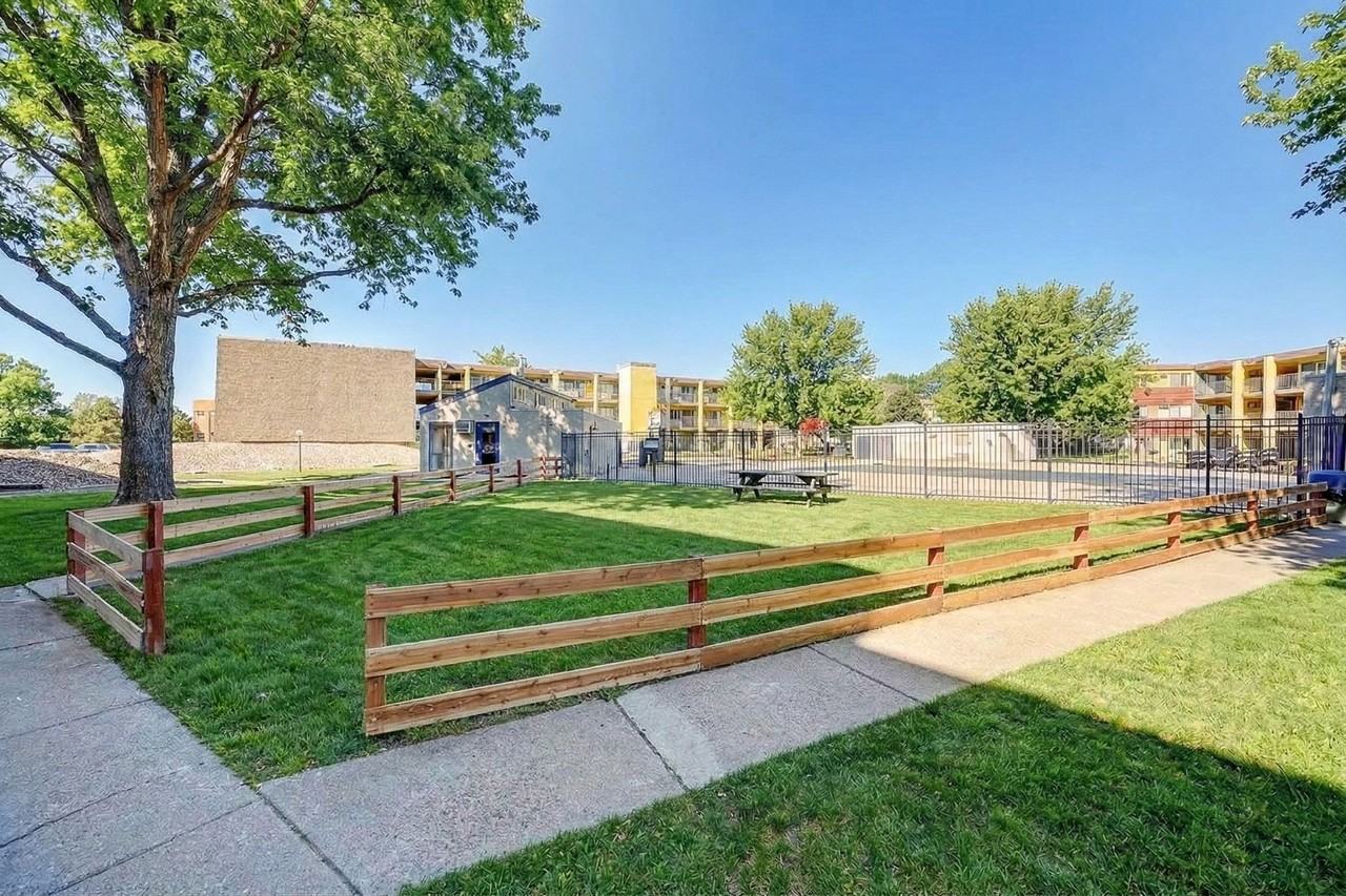 Sunstone Apartments - Photo 3 of 45