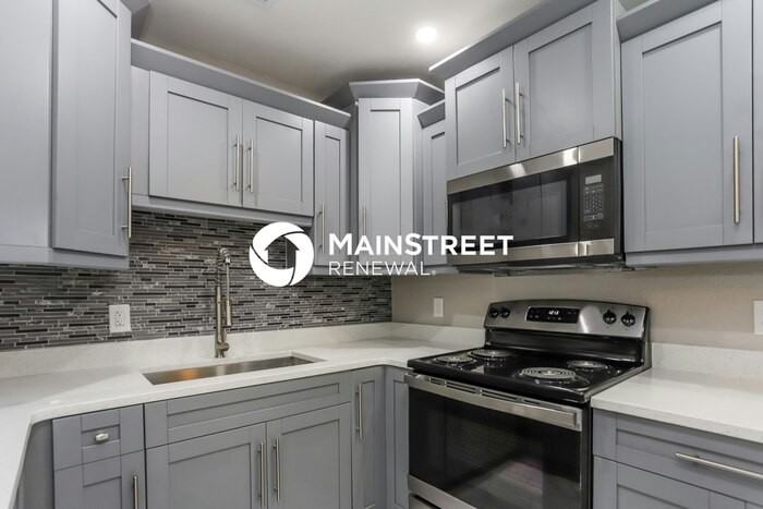 3911 W Walnut St - Photo 5 of 16