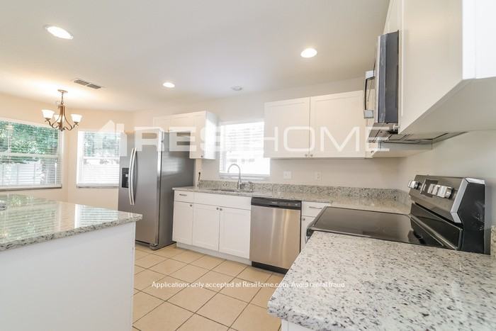 107 Buchanan Dr - Photo 2 of 22