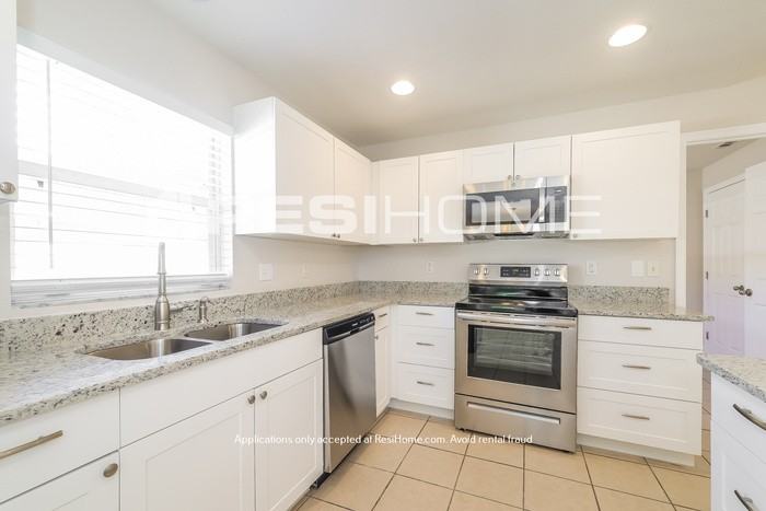 107 Buchanan Dr - Photo 3 of 22