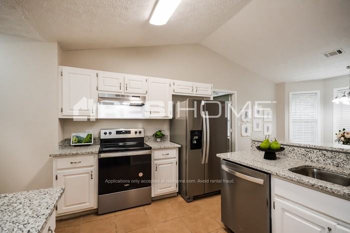 250 Mountain Ln - Photo 2 of 20