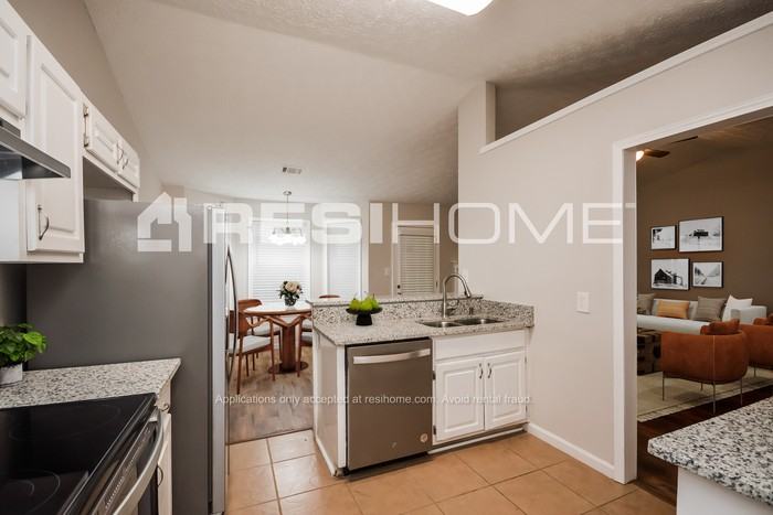 250 Mountain Ln - Photo 3 of 20