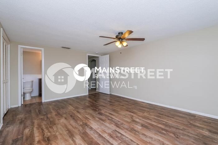 9141 Suffolk Ln - Photo 7 of 16