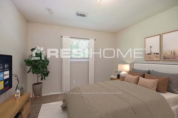 7127 Kings Dr - Photo 3 of 17