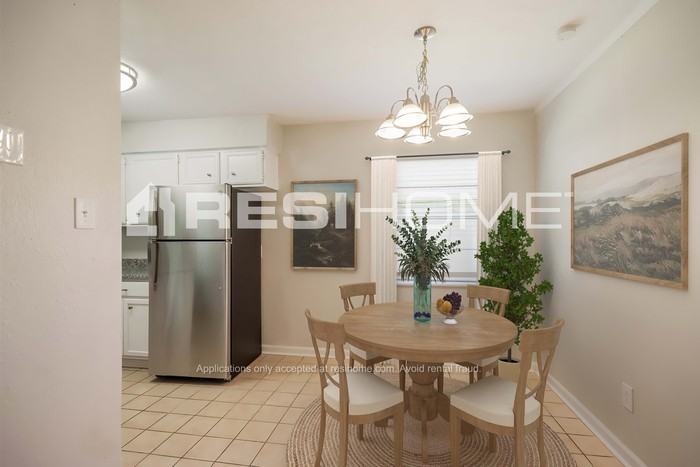 7127 Kings Dr - Photo 7 of 17