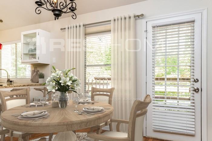 4920 Alexis Dr - Photo 4 of 18