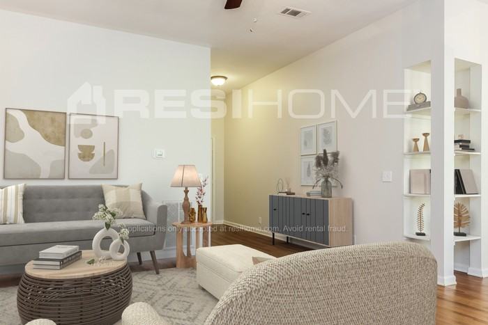 4920 Alexis Dr - Photo 6 of 18