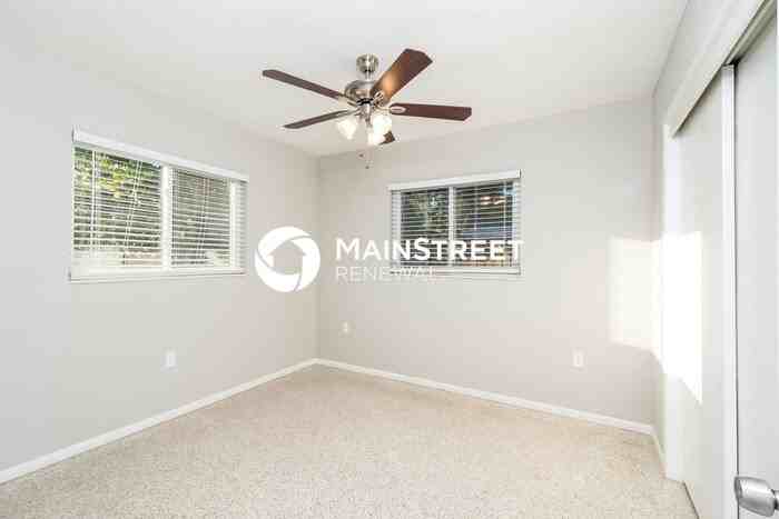 5931 Olive Ave - Photo 6 of 16