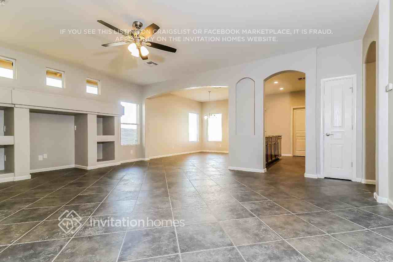 43042 N Outer Bank Dr - Photo 4 of 16