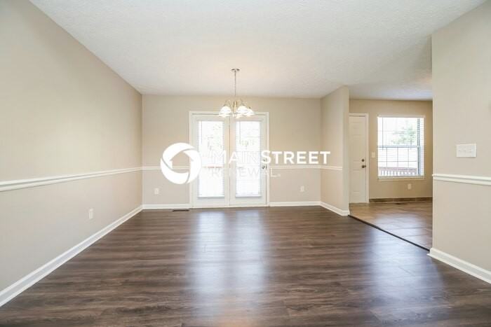 1012 Oak Ridge Ct - Photo 5 of 17