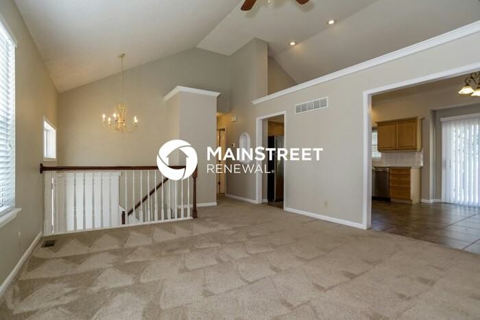 8556 N Gower Ave - Photo 4 of 17