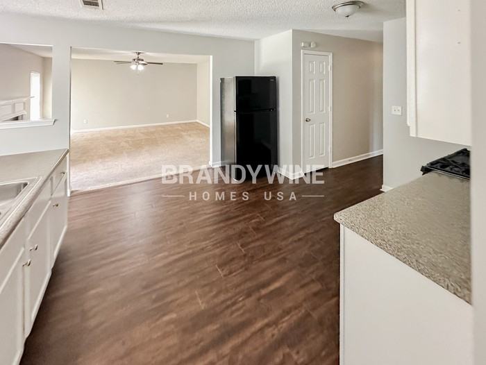 2126 Mulberry Ln - Photo 7 of 26