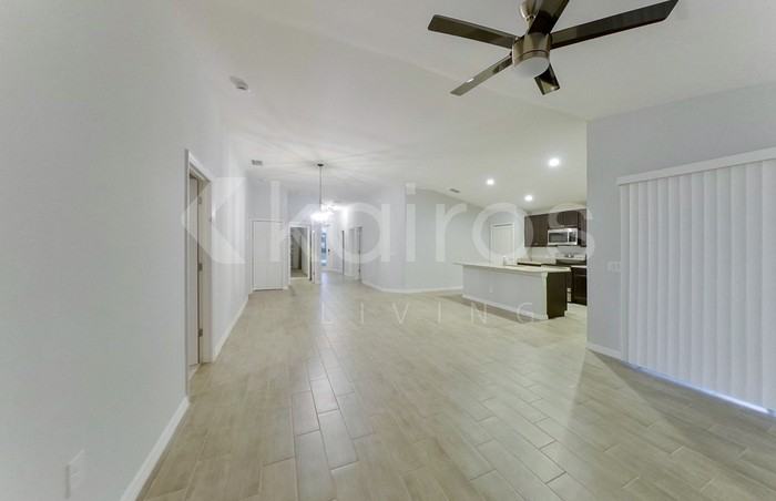 227 Pennfield St - Photo 4 of 22