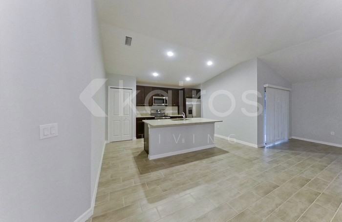 227 Pennfield St - Photo 5 of 22