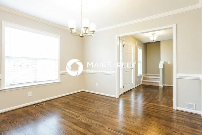 114 Clarence Ln - Photo 4 of 18