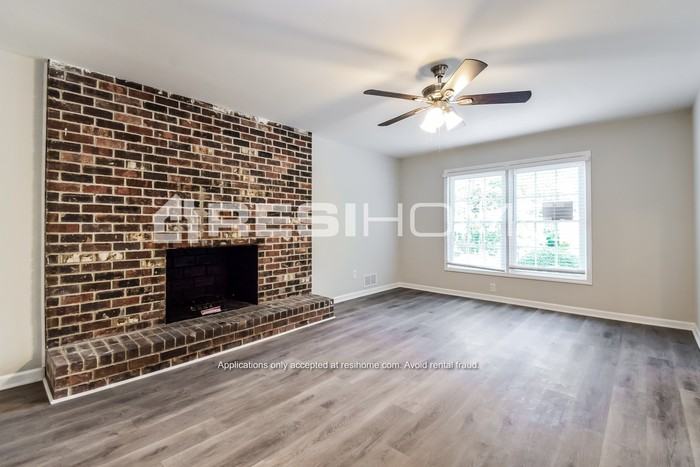 5219 Rockborough Trl - Photo 6 of 21
