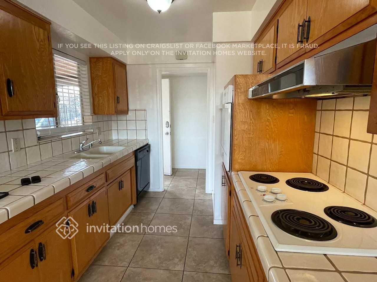 7000 Carriage Dr - Photo 5 of 12