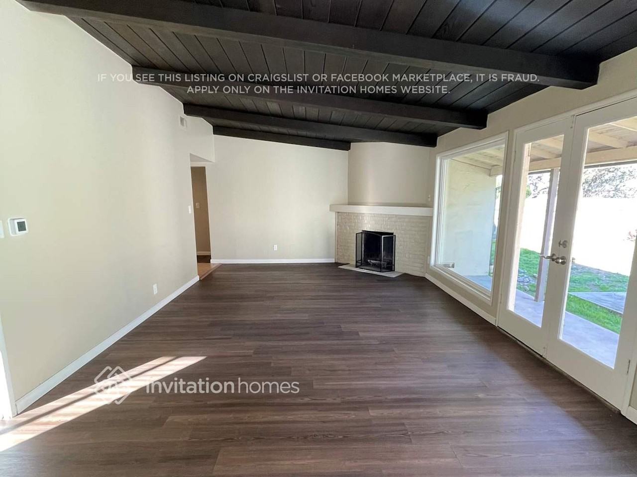 3230 Wright St - Photo 3 of 10