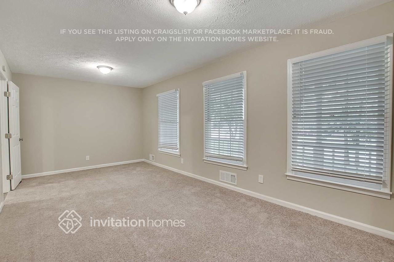 6236 Shallow Creek Ln - Photo 4 of 17