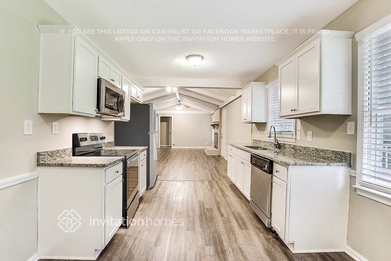 6236 Shallow Creek Ln - Photo 5 of 17