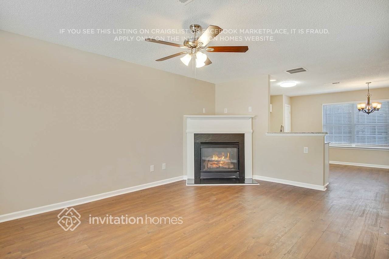 263 Coral Cir - Photo 3 of 25