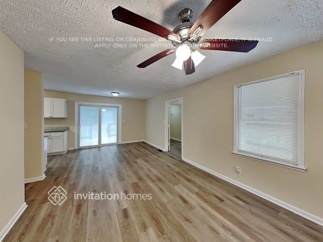 2060 Sanders Dr - Photo 4 of 17