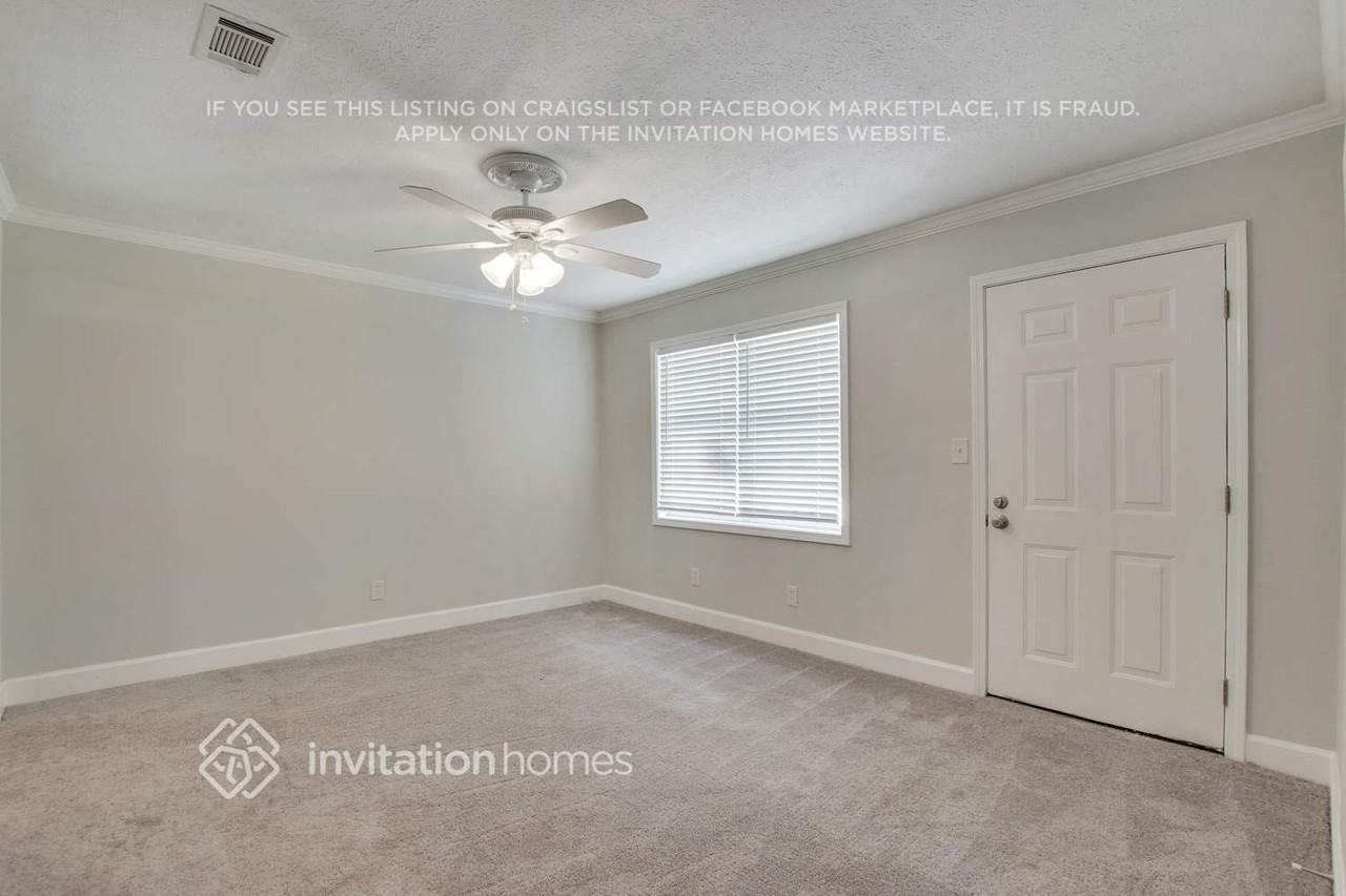 3552 Meadowview Dr - Photo 3 of 17