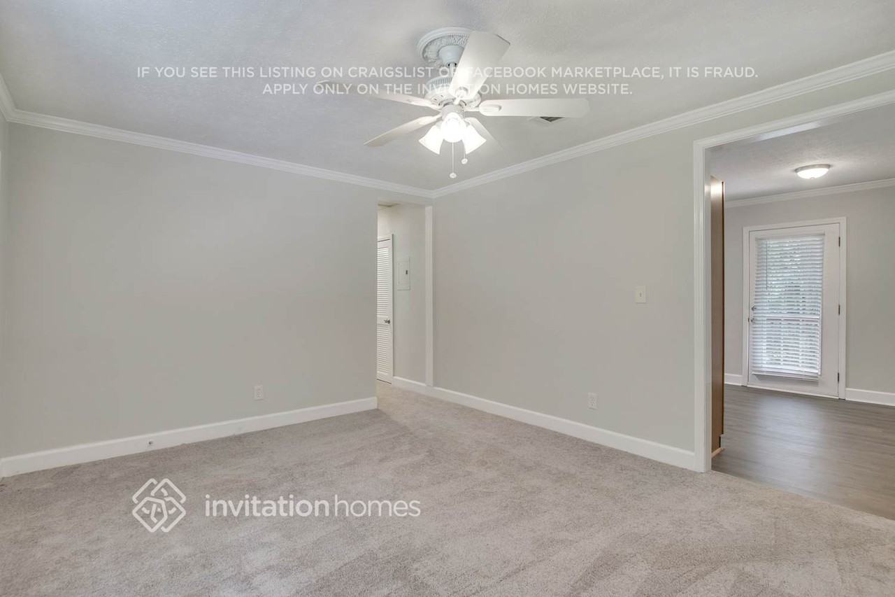 3552 Meadowview Dr - Photo 5 of 17