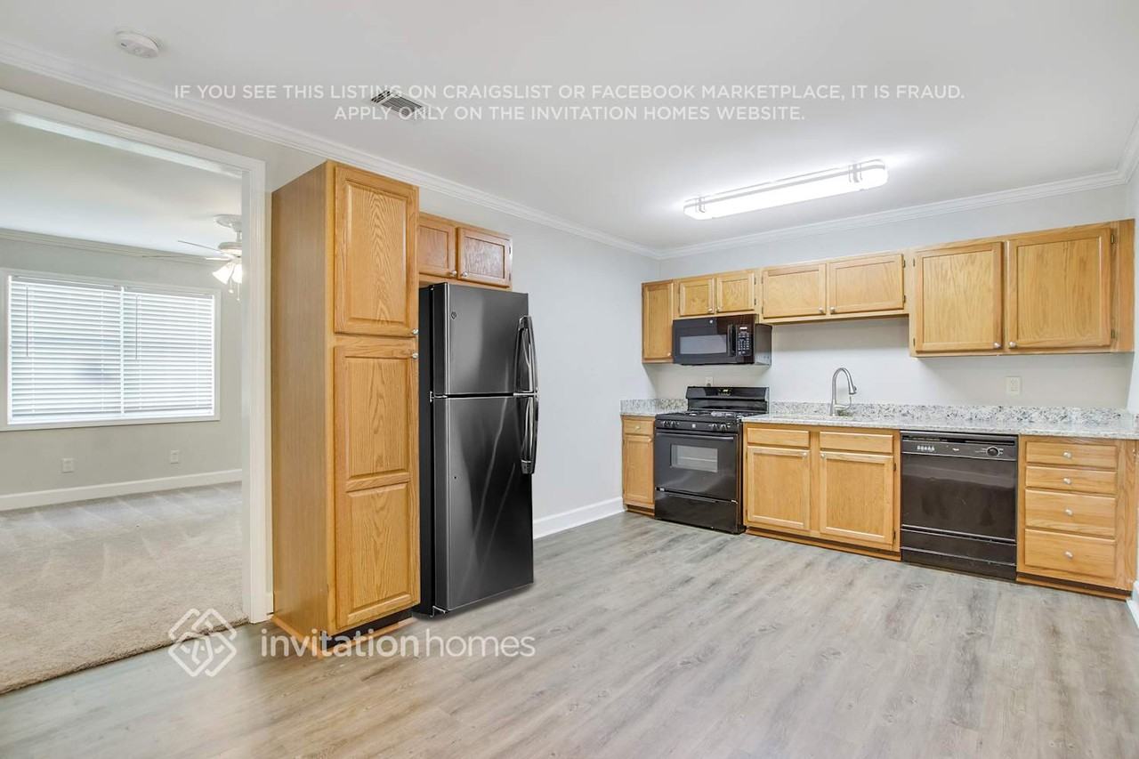 3552 Meadowview Dr - Photo 6 of 17