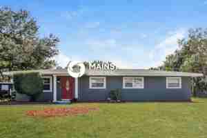 featured image of 220 61st Ave E