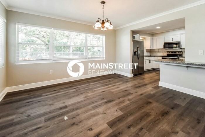 220 61st Ave E - Photo 4 of 16