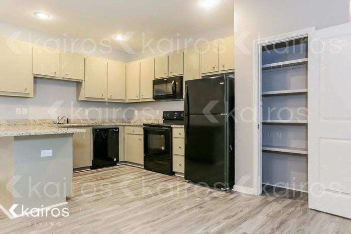 1914 Perry St #B - Photo 6 of 18