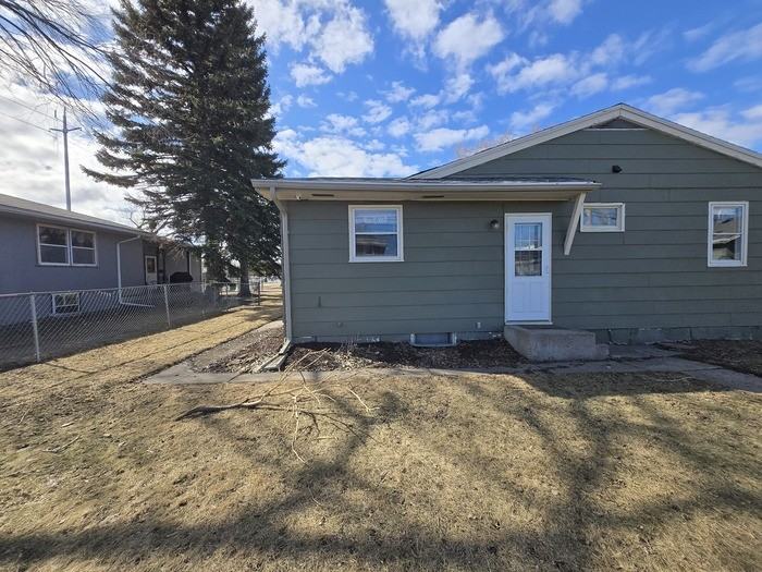 1617 S 15th St - Photo 2 of 19