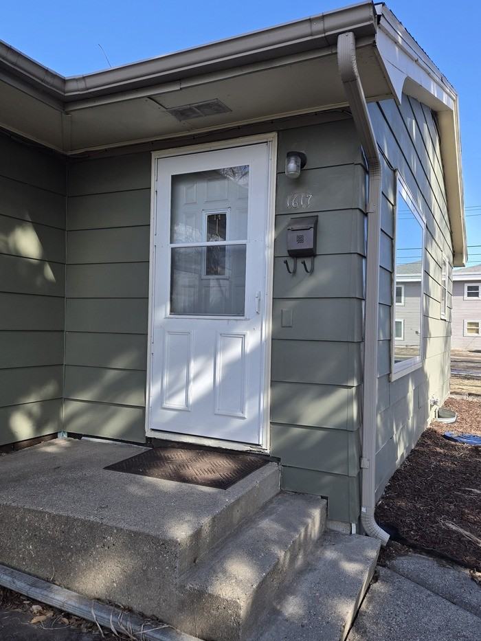 1617 S 15th St - Photo 3 of 19