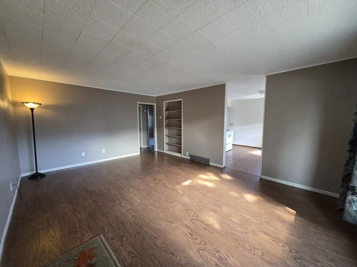 1617 S 15th St - Photo 6 of 19